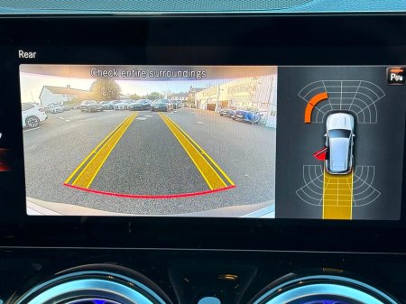 2023 Mercedes-Benz EQB AMG LINE PREMIUM 300 SUNROOF €38,995 thumbnail