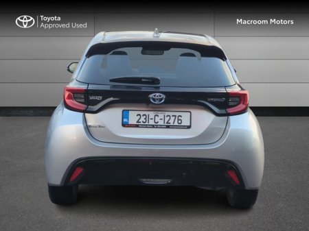 2023 Toyota Yaris FRESH SELECTION OF TRADE-INS YARIS 1.5 HYBRID PLATINUM thumbnail
