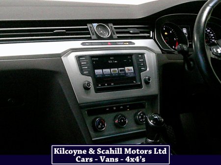 2015 Volkswagen Passat 2.0 TDI SE BUSINESS BLUEMOTION 150PS 4DR thumbnail