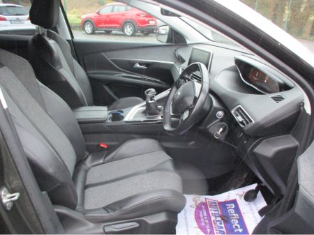 2018 Peugeot 3008 - view 4