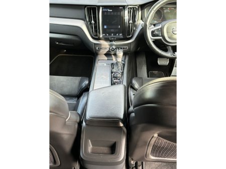 2018 Volvo XC60 - thumbnail 11
