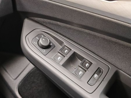 2022 Volkswagen Golf 1.0 ETSI ACTIVE Automatic, Reversing camera €24,995 thumbnail