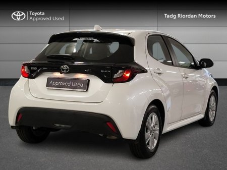 2024 Toyota Yaris HYBRID LUNA €26,950 thumbnail
