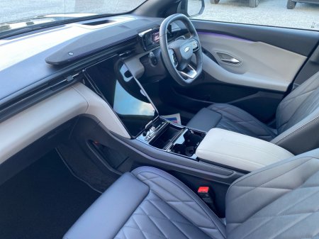 2025 Ford Explorer Extended Range Premium.. Driver assistance + Heat pump €43,500 thumbnail