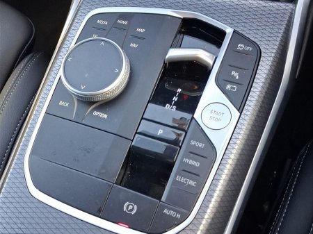 2025 BMW 3 Series - thumbnail 9