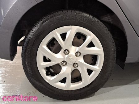 2017 Hyundai i10 - thumbnail 14