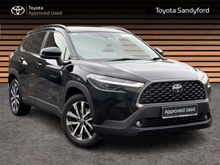2025 Toyota Corolla Cross 1.8 HYBRID SPORT // REAR CAMERA // APPLE CARPLAY/ANDROID AUTO // AIR CON // SIDE STEPS // WIND DEFLECTORS // FULL WARRANTY €37,945