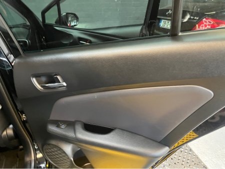 2020 Toyota Prius - thumbnail 14