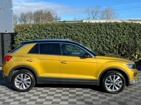 2021 Volkswagen T-Roc - thumbnail 2