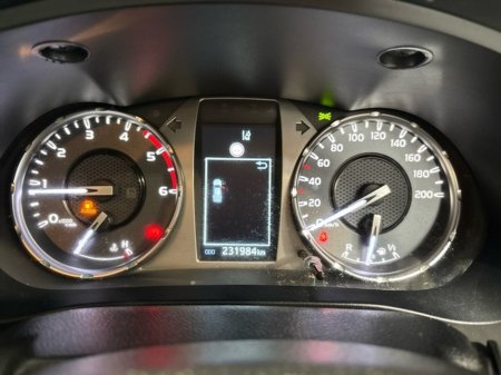 2022 Toyota Hilux 2.4 SR5 DOUBLE CAB 4DR €33,995 thumbnail