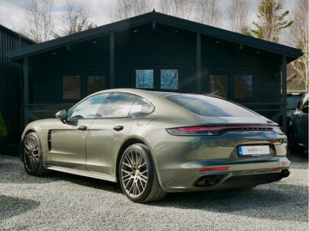 2023 Porsche Panamera - thumbnail 4