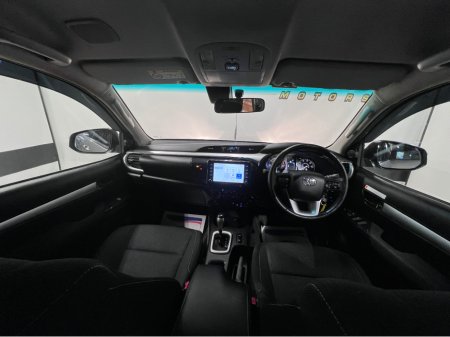 2024 Toyota Hilux Hilux Invicible 2.4tdi auto Double Cab €41,800 thumbnail