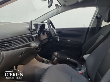 2025 Hyundai Bayon Bayon Executive thumbnail