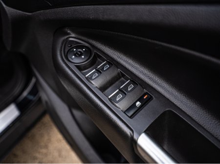 2017 Ford Kuga 2017 Kuga 1.5d TITANIUM/High spec/Warranty €13,888 thumbnail