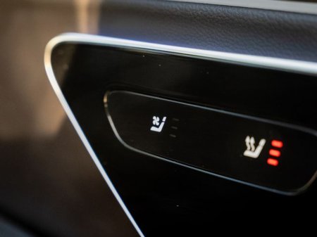 2024 Mercedes-Benz E Class E 220 D AMG LINE €66,950 thumbnail