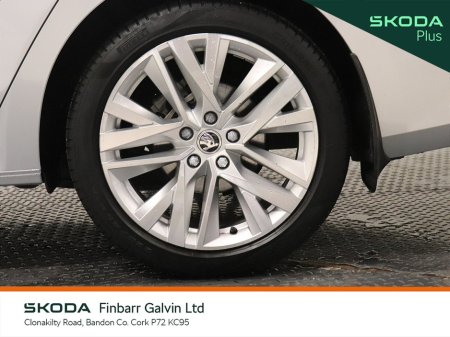 2025 Skoda Octavia Selection 1.5TSI 115HP €33,950 thumbnail