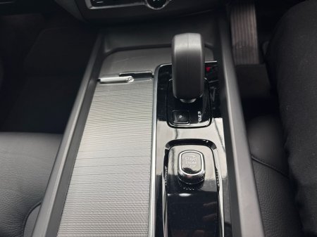 2022 Volvo XC60 - thumbnail 8