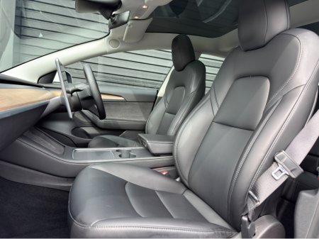 2022 Tesla Model 3 RWD MODEL 3 €23,950 thumbnail