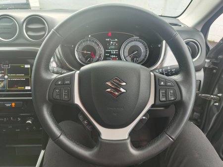 2024 Suzuki Vitara 1.4 Hybrid SZ5 MT €26,950 thumbnail