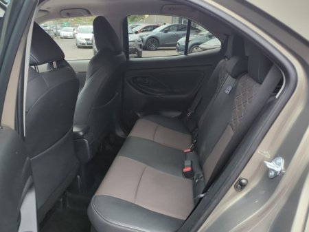 2025 Toyota Yaris Cross - thumbnail 7