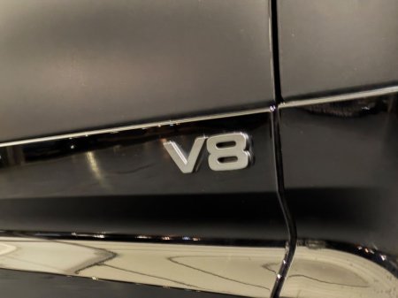 2023 Land Rover Defender - thumbnail 14