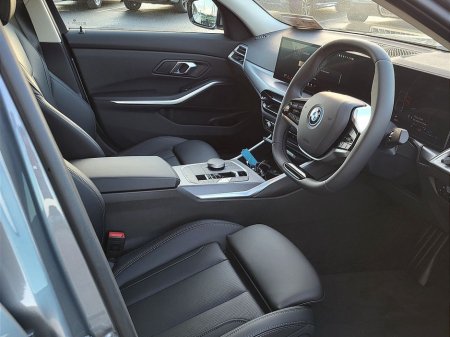 2026 BMW 3 Series - view 3