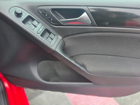 2011 Volkswagen Golf - thumbnail 24