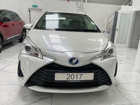 2017 Toyota Yaris - thumbnail 8
