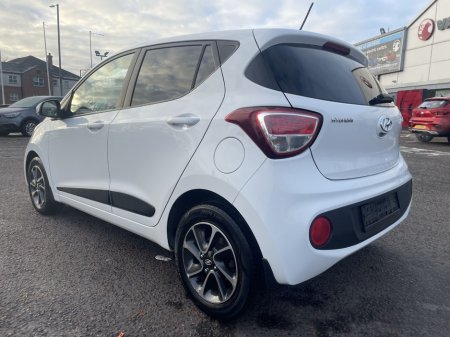 2017 Hyundai i10 Premium thumbnail