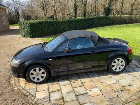 2004 Audi TT - thumbnail 9