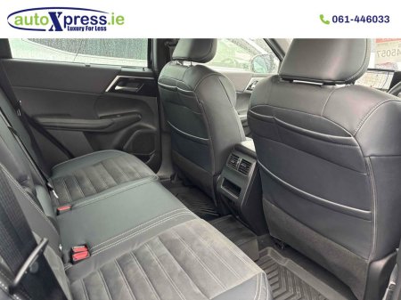 2023 Mitsubishi Outlander PHEV 4WD BLACK EDITION, Low mileage, Reversing camera thumbnail