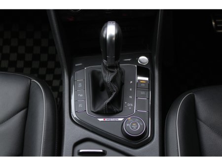 2018 Volkswagen Tiguan - thumbnail 24