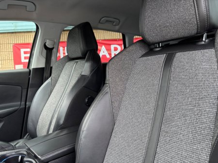 2018 Peugeot 5008 - thumbnail 10