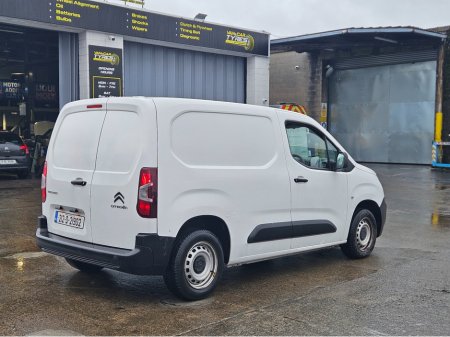 2021 Citroen Berlingo - view 2