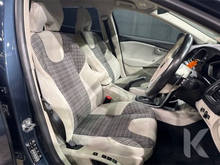 2018 Volvo V40 - thumbnail 15