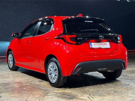 2024 Toyota Yaris - thumbnail 5