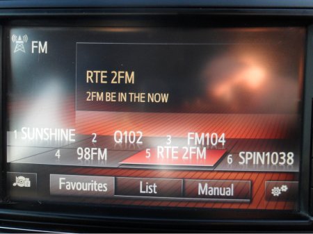 2016 Toyota Yaris 1.3  LUNA 5-DR......NCT 07/26......TAXED 04/26......FULL SERVICE HISTORY €9,995 thumbnail