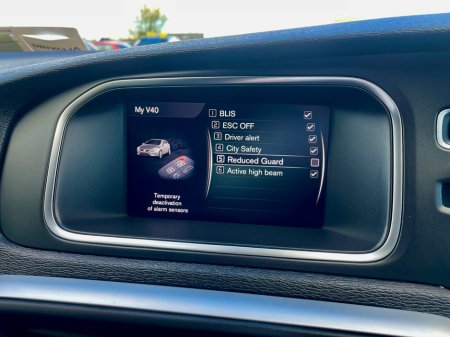 2019 Volvo V40 - thumbnail 37