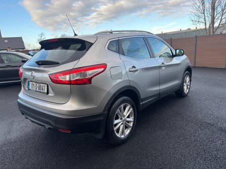 2017 Nissan Qashqai 1.2 PET SV CVT €13,950 thumbnail