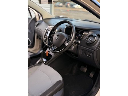 2016 Renault Captur - thumbnail 20