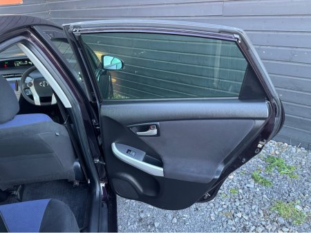 2014 Toyota Prius - thumbnail 17