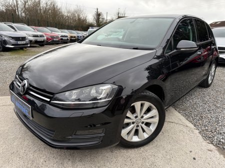 2014 Volkswagen Golf - view 2
