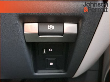 2025 Land Rover Defender 110 PHEV 300 As New €92,950 thumbnail