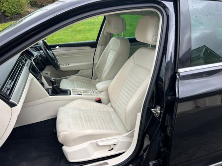 2016 Volkswagen Passat - thumbnail 12