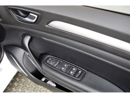 2017 Renault Megane 1.5 DCI AUTO 110BHP SPORT TOURER DYNAMIQUE €13,890 thumbnail