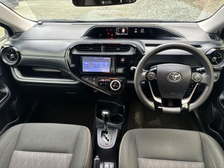 2020 Toyota Aqua Hybrid Luxury €13,950 thumbnail