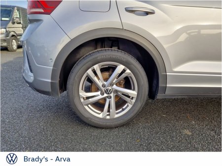 2023 Volkswagen T-Roc R-LINE 1.5 TSI 150BHP D7F 5DR €28,950 thumbnail