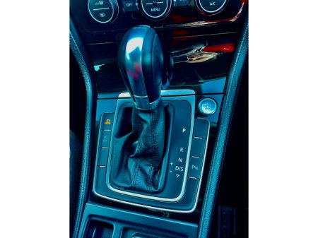 2015 Volkswagen Golf 1.4 TSI 150HP ACT HIGHLINE €12,499 thumbnail