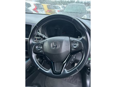 2017 Honda Vezel  €16,950 thumbnail