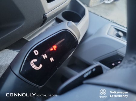 2025 Volkswagen Crafter CR35 Panel van Highline MWB 177 HP 2.0 TDI 8sp Automatic FWD €45,488 thumbnail